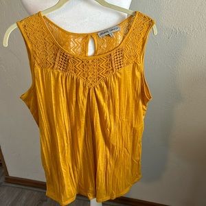 Absolutely famous tank top